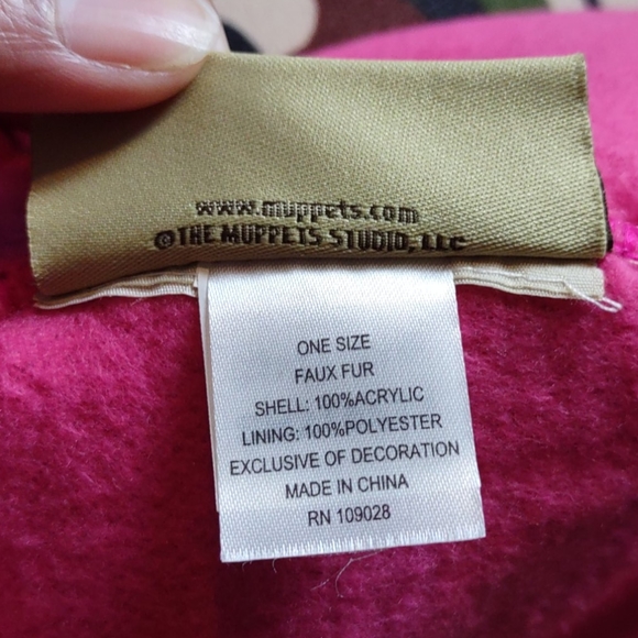 The Muppets winter hat - Picture 12 of 14